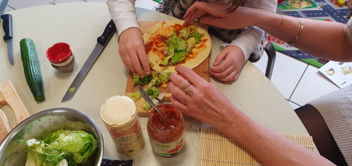 Image 0 : INSTANTS FAMILLE - ATELIERS CUISINE "CUISINONS ENSEMBLE"