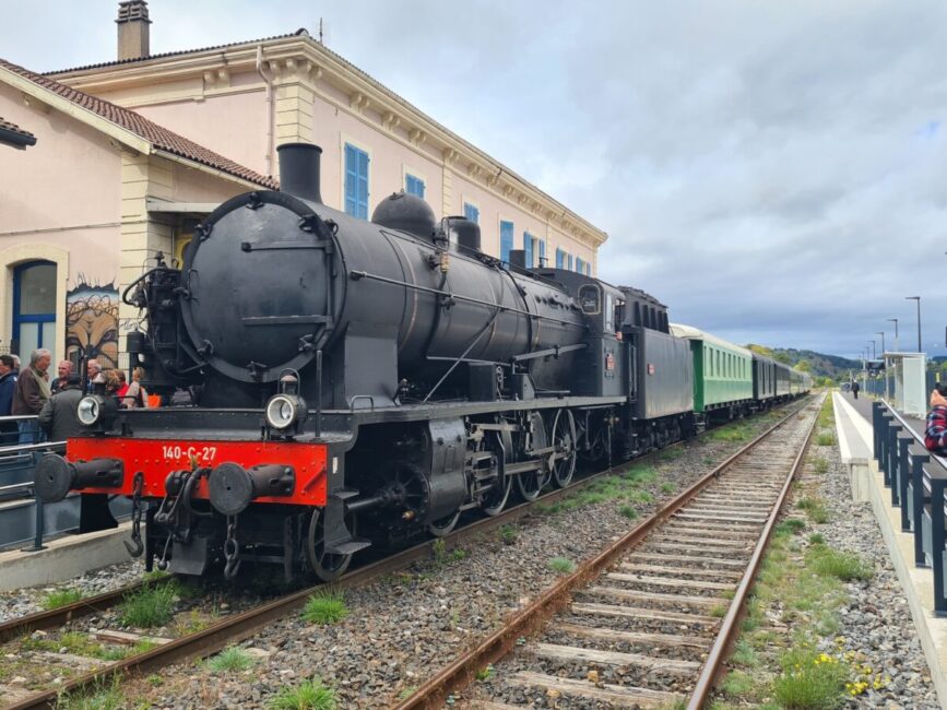 Image 1 : LE CÉVENOL EXPRESS AU COEUR DES GORGES DE L'ALLIER