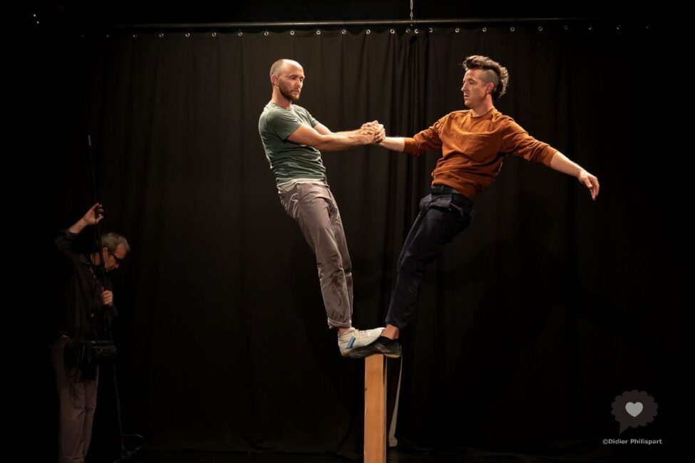 Image 0 : RAPPROCHONS-NOUS